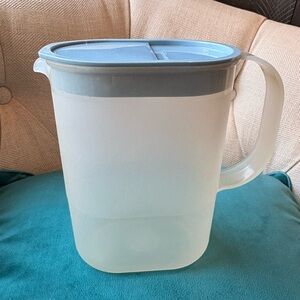 Tupperware Frosted Pitcher with Blue Lid